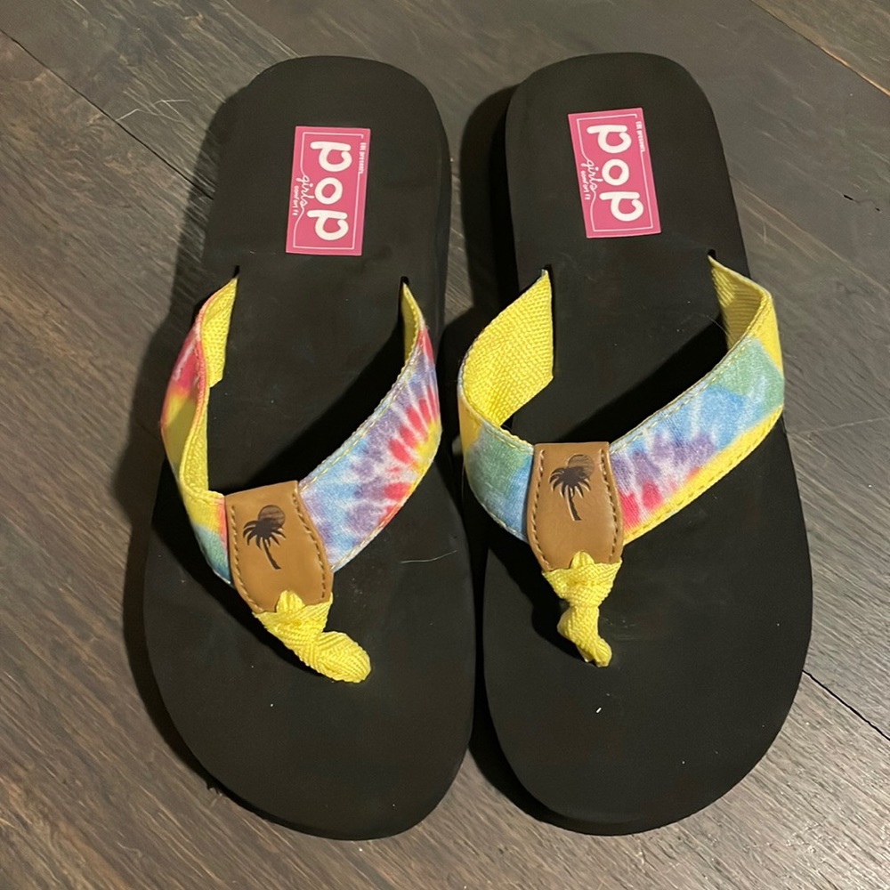 Pop sandals
